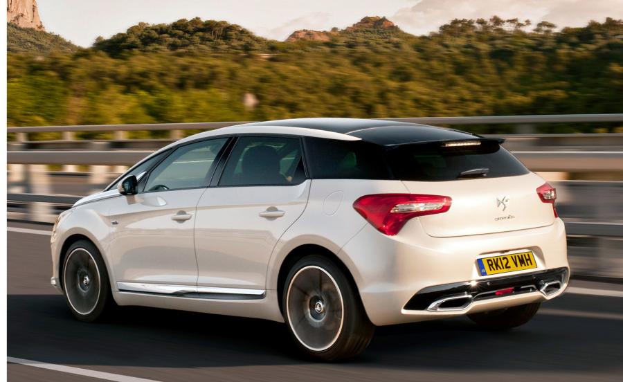  Citroen DS5 2011 года  (фото 29 из 33)